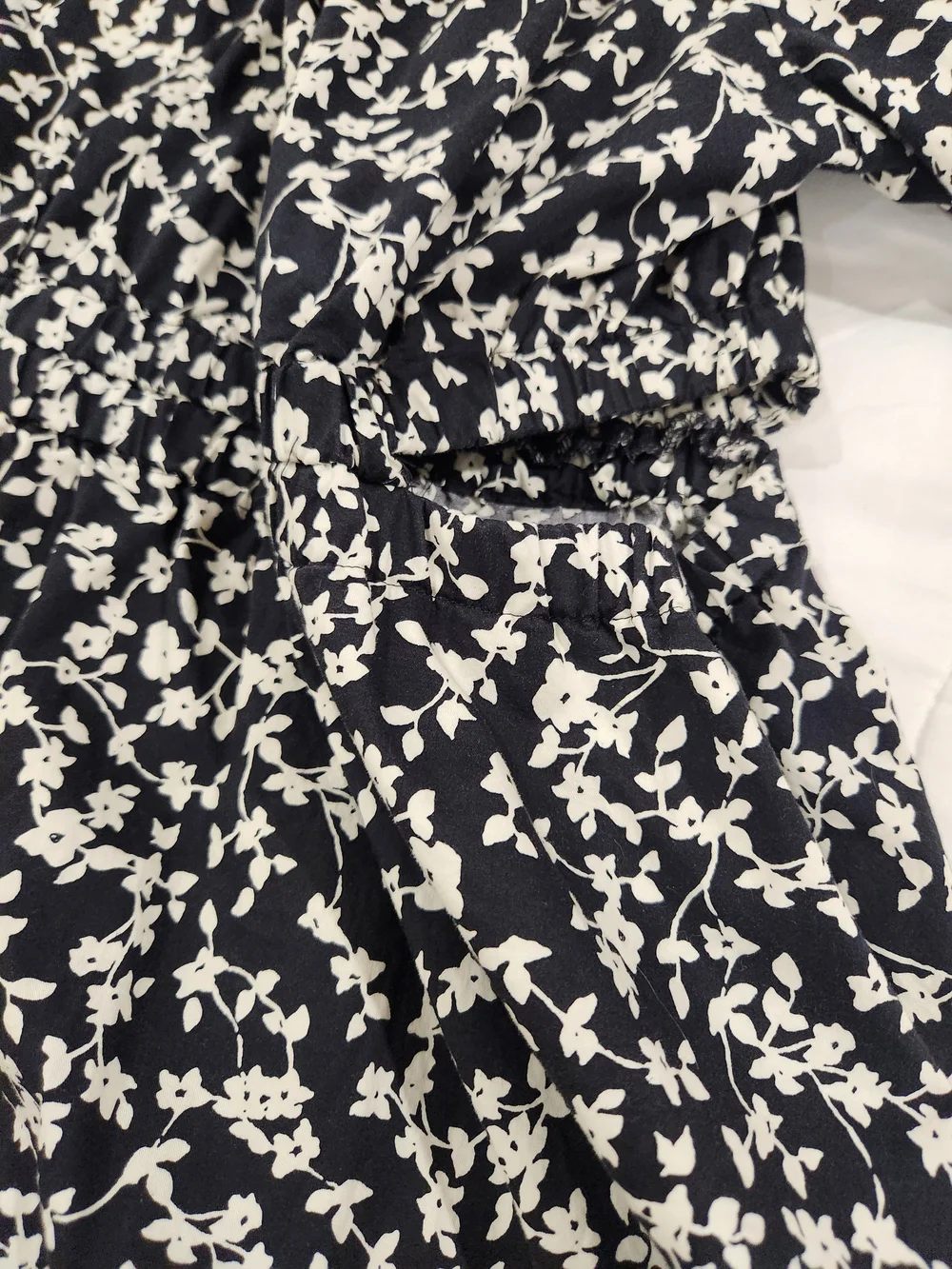 Old Navy Navy and White Floral Puff-Sleeve Dress